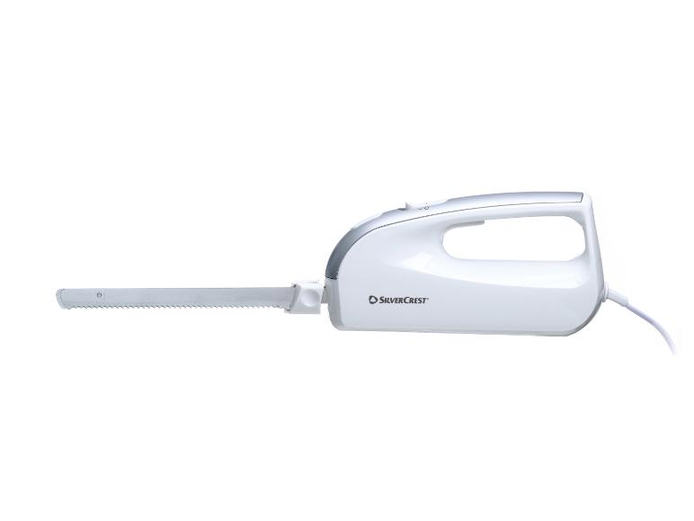 Un couteau électrique blanc et argenté avec une lame dentelée, sur fond blanc.