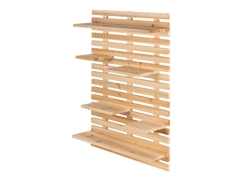 Étagère murale en bois clair avec cinq tablettes.