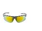 Lunettes de soleil avec des verres jaunes.