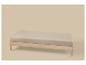 Banc rembourré beige clair avec cadre en bois clair sur fond beige.