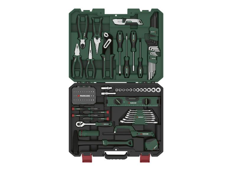 Ensemble d'outils avec pinces, tournevis, clés Allen, clés à douille, embouts, marteau et mètre ruban dans un coffret vert.