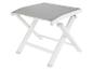 Un tabouret de jardin pliable blanc avec un siège gris.