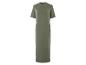 Robe longue vert olive, style minimaliste.