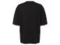 T-shirt noir à manches courtes.