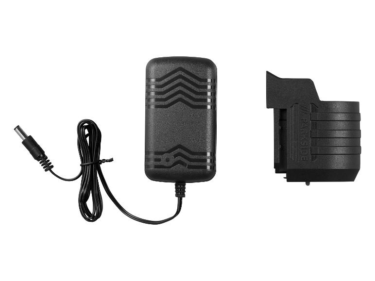 Un chargeur et une batterie Parkside pour outils.