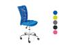 Chaise de bureau pivotante bleue avec dossier en maille et roulettes, avec échantillons de couleur.