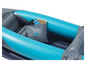 Un kayak gonflable avec un sac Crivit gris.