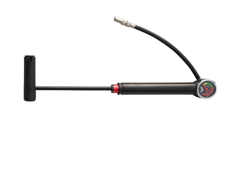Une pompe à vélo noire avec un manomètre.