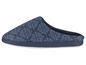 Une pantoufle bleue avec un motif paisley.