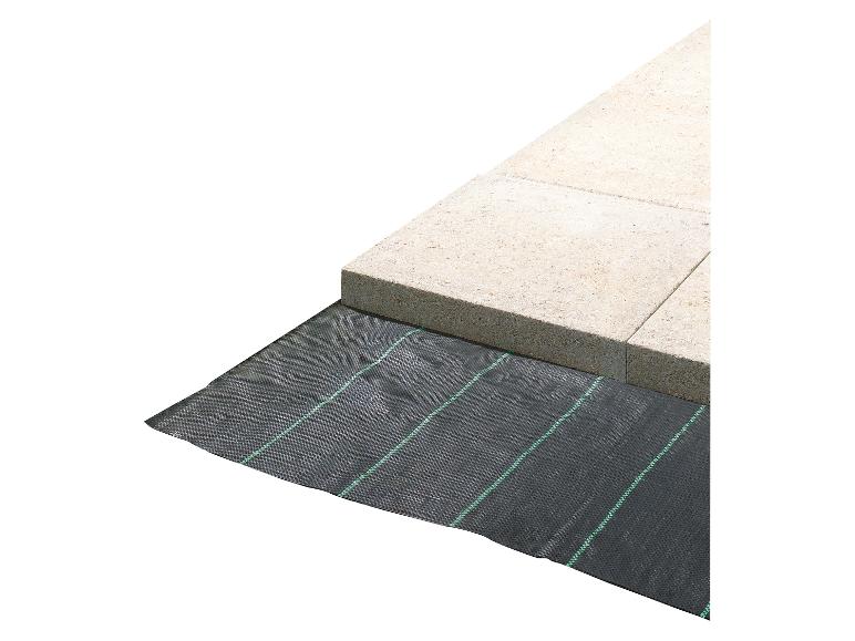 Géotextile noir avec pavés beiges