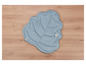 Un tapis d'éveil pour bébé bleu avec un miroir et un anneau de dentition.