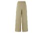 Pantalon large beige élégant.