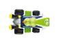 Une voiture de course verte avec des accents jaunes et des roues noires.