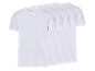 Quatre t-shirts blancs empilés les uns sur les autres.