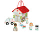 Ensemble de jouets en bois avec un hôpital, une ambulance, un lit et des figurines.