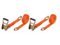 Trois sangles d'arrimage orange avec crochets.