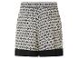 Shorts imprimés avec taille élastique et bordure noire.