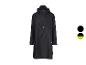 Poncho de pluie noir avec capuche et poche avant, avec des options de couleur noir et jaune-noir.