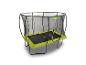Trampoline rectangulaire avec filet de sécurité noir et bordure vert lime.