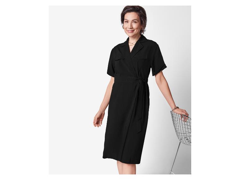 Robe noire à ceinture