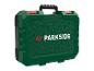 Mallette à outils verte Parkside avec poignée noire et fermoirs rouges.