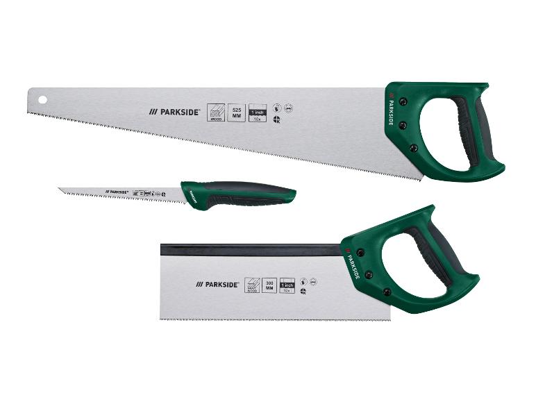 Trois scies PARKSIDE : une grande scie à main, une petite scie à main et une scie à dos.