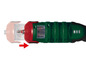 Un tournevis vert et rouge avec des embouts interchangeables.