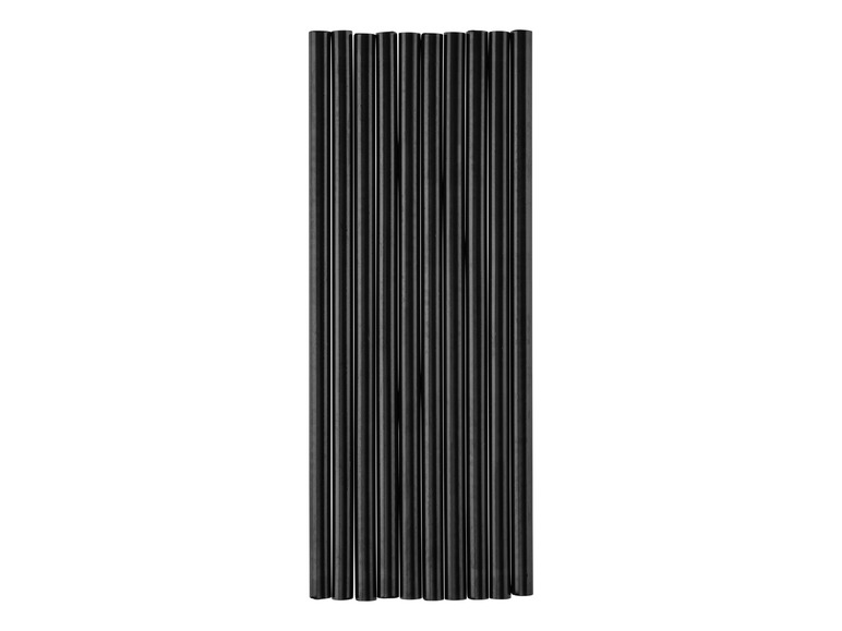 Pailles à boire noires.