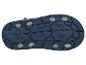 Semelle bleu foncé d'une sandale pour enfant avec inserts lumineux et motif antidérapant.