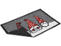 Tapis de Noël avec trois gnomes, des flocons de neige et le texte « MERRY CHRISTMAS JOY »