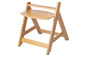 Chaise en bois pour enfant avec pieds antidérapants.