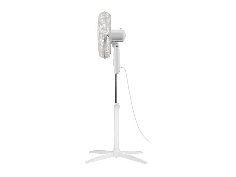 Ventilateur sur pied blanc : idéal pour la maison.