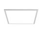 Plafonnier LED carré au design moderne et épuré, émettant une lumière blanche vive.