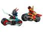 Deux motos LEGO Ninjago avec figurines, une rouge et une verte.
