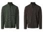 Deux pulls zippés pour homme, en vert foncé et marron foncé.