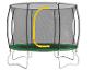 Trompoline verte avec filet de sécurité et arceau jaune.