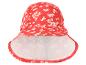 Chapeau de soleil rouge pour enfant avec imprimé floral et large bord.