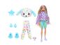 Poupée Barbie avec un chien arc-en-ciel à pois et des accessoires.