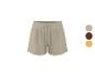 Shorts de sport beiges avec cordon de serrage, disponibles en trois couleurs.