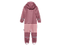 Une combinaison de pluie rose pour enfant.