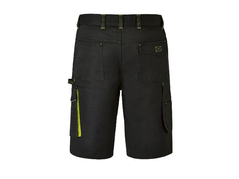 Shorts de travail noirs avec poches multiples.