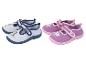 Chaussons pour enfants: bleus avec dinosaure et violets avec licorne.