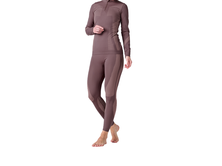 Ensemble thermique marron pour femme, avec haut à manches longues et leggings.