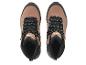 Des chaussures de randonnée marrons avec des lacets noirs.