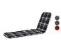 Coussins de chaise longue et de dossier à carreaux gris et noirs.
