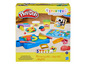 Play-Doh Little Chef Starter Set avec des ustensiles et de la pâte à modeler pour jouer.