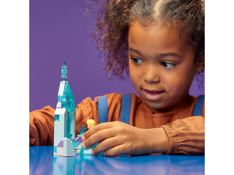 Aller en mode plein écran : LEGO® Disney Princess™ La cour du château d'Elsa - Image 2