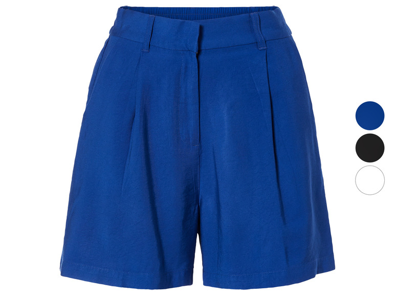 Short bleu plissé pour femme.