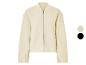Une veste bomber crème zippée.