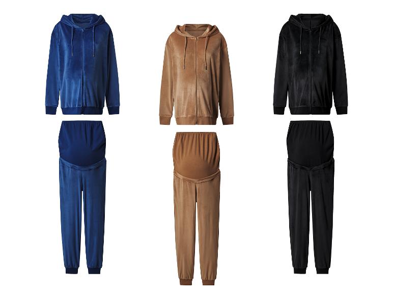 Trois survêtements de maternité en velours bleu, marron et noir.